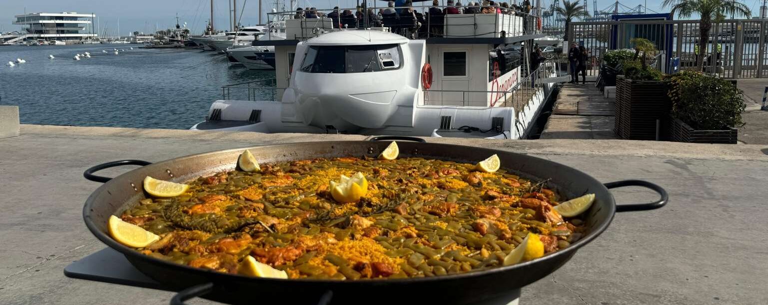 Excursión En Catamarán Con Comida A Bordo En Denia 2025