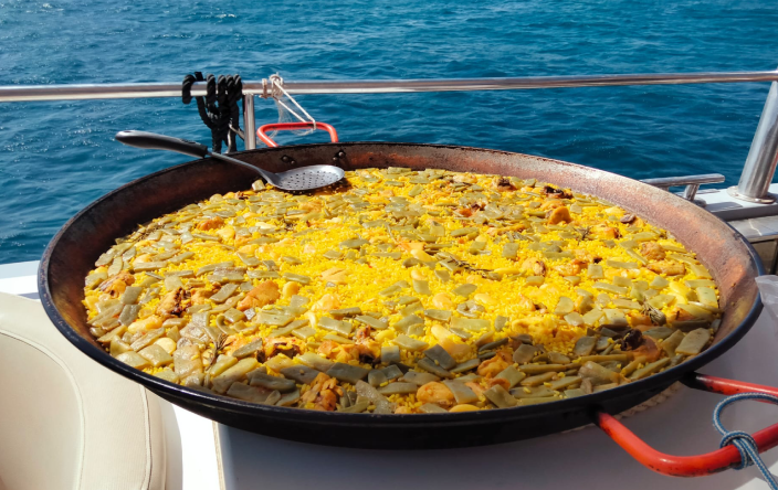 catamaran-paella-4-alicante-fiesta