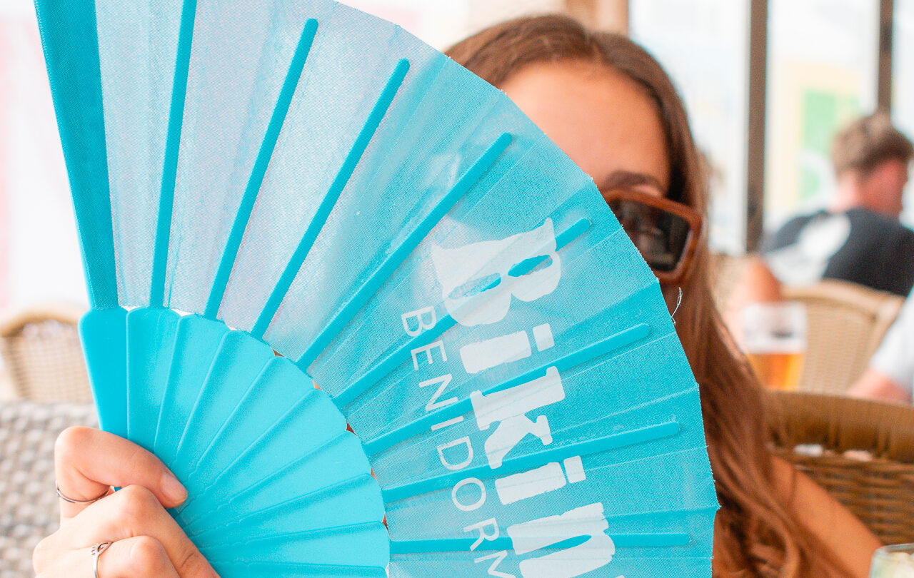 bikini-beach-bottomless-brunch-experience-3-bendiorm-fiesta