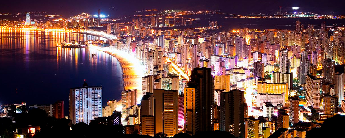 Ruta Nocturna en Benidorm: Los Mejores Bares y Discotecas