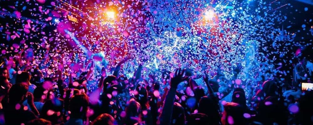 Dónde Salir de Fiesta en Benidorm: Guía de Zonas y Discotecas Top