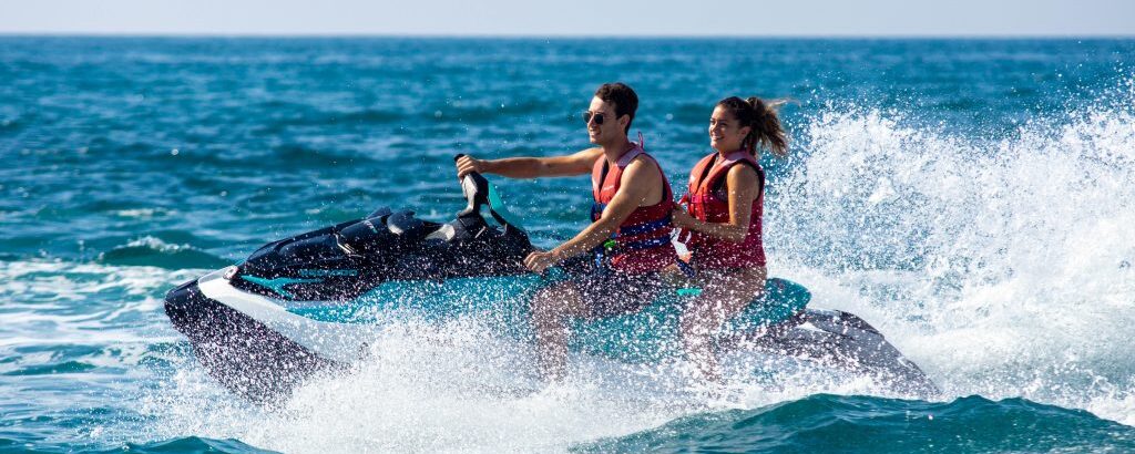 Las Mejores Actividades Acuáticas en Benidorm: Precios, Dónde Reservar y Consejos